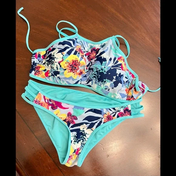 ⭕️ Swim Suit. Bikini & top - Picture 1 of 6